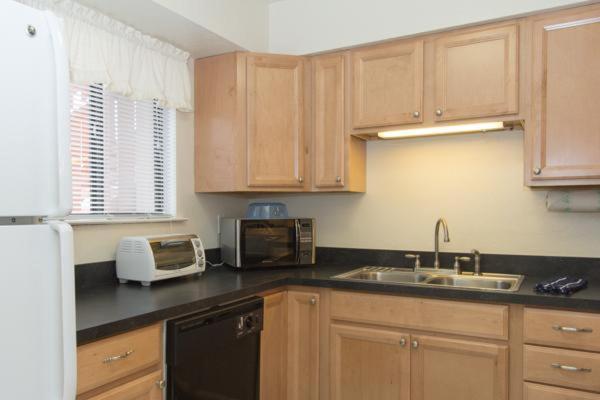 Runaway Bay Two Bedroom Apartment, Unit 147 Bradenton Beach Bagian luar foto