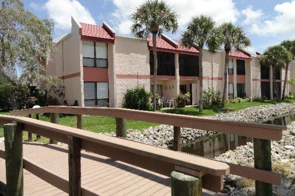 Runaway Bay Two Bedroom Apartment, Unit 147 Bradenton Beach Bagian luar foto